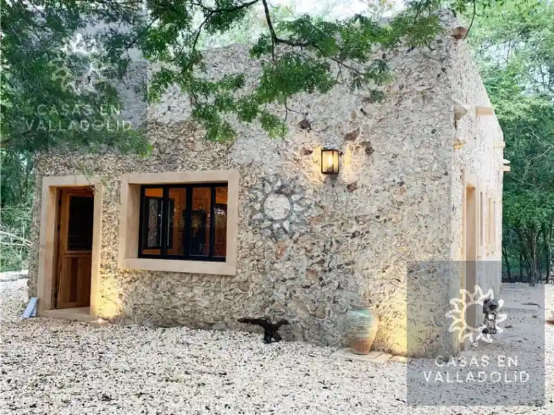 Foto de Rancho residencial con rejoyada