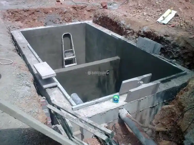 Instalación de fosa séptica para revisar drenaje sanitario en Valladolid, Yucatán