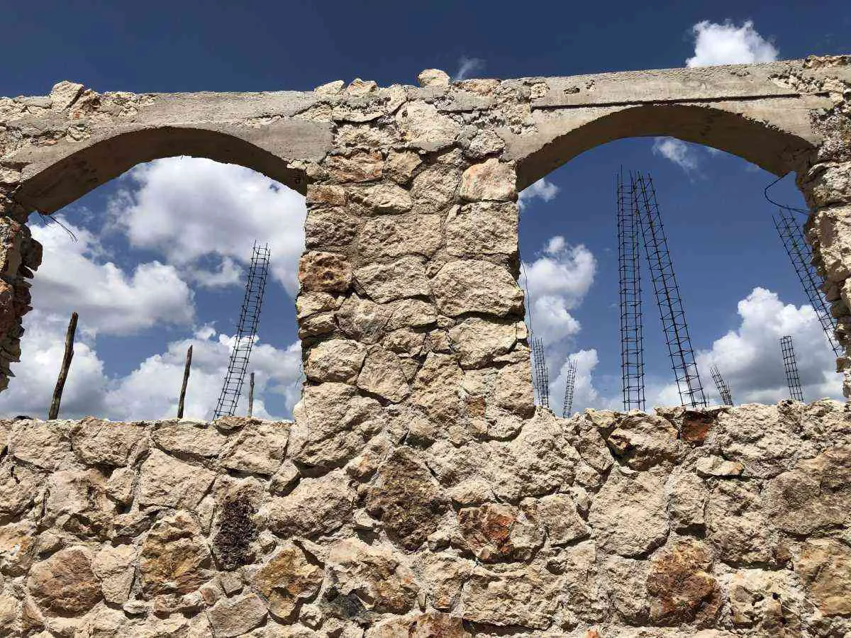 Advantages of building stone houses in Yucatan.