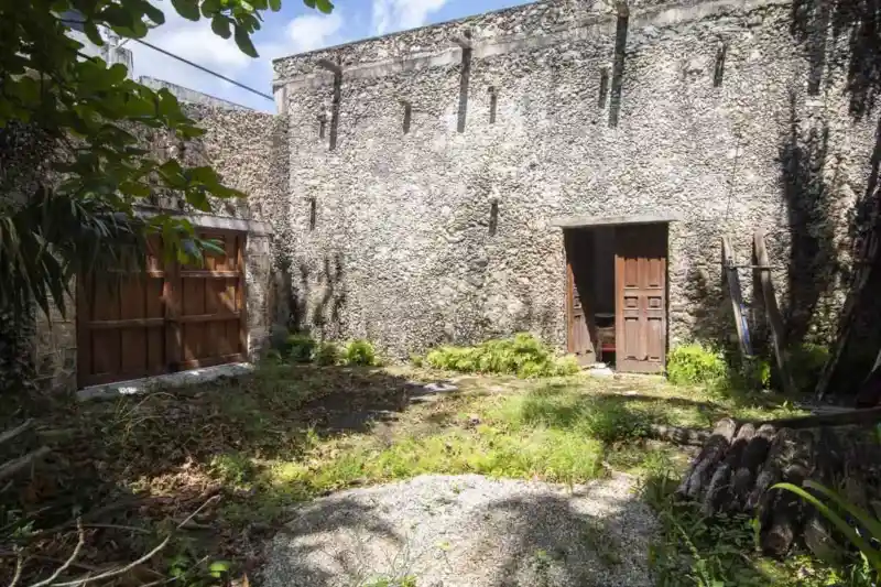 Country house near Valladolid with rural access and garden