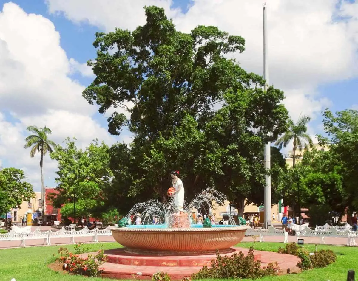 What is better? Live in Valladolid or Mérida?
