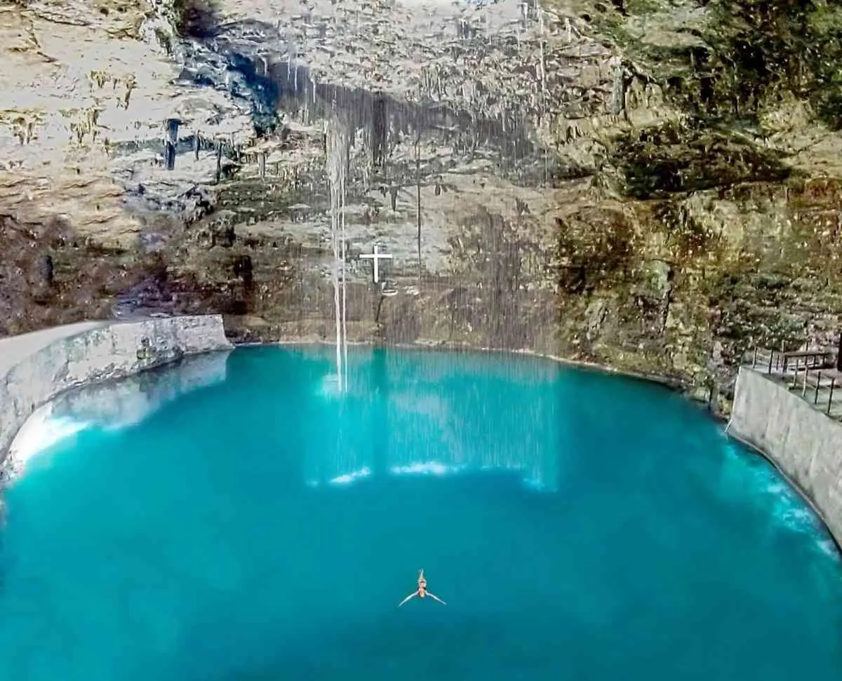 Cenote Hubiku desde Valladolid.