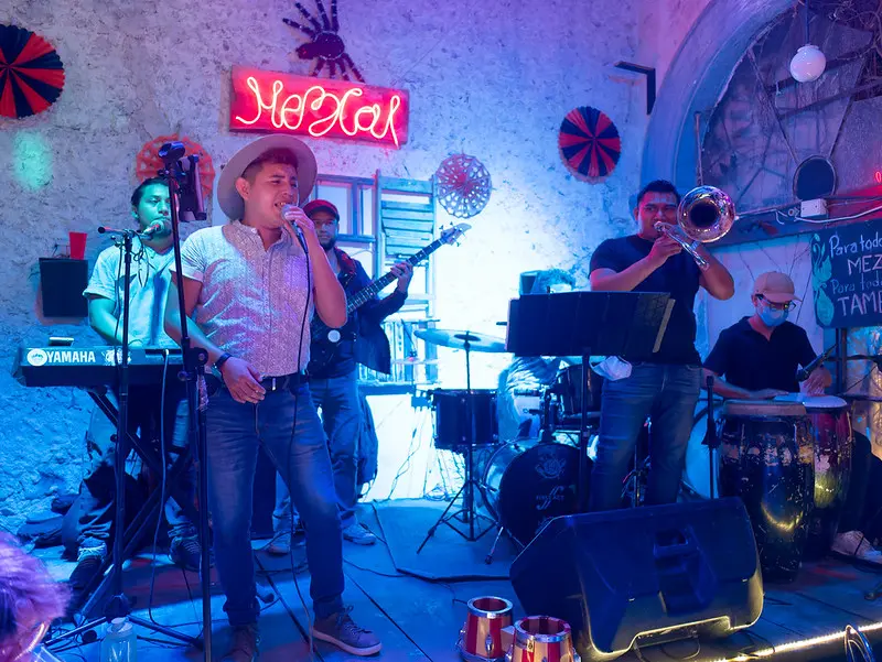 bailar en Mezcalería Don Trejo