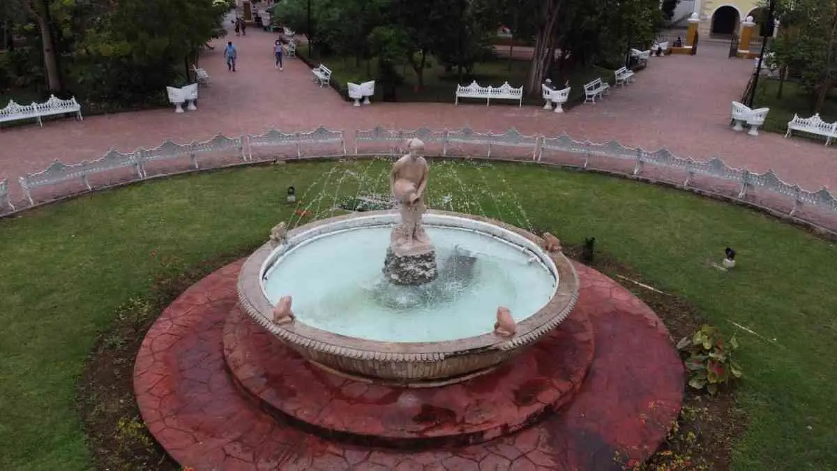 Parque Principal de Valladolid: Francisco Cantón Rosado.