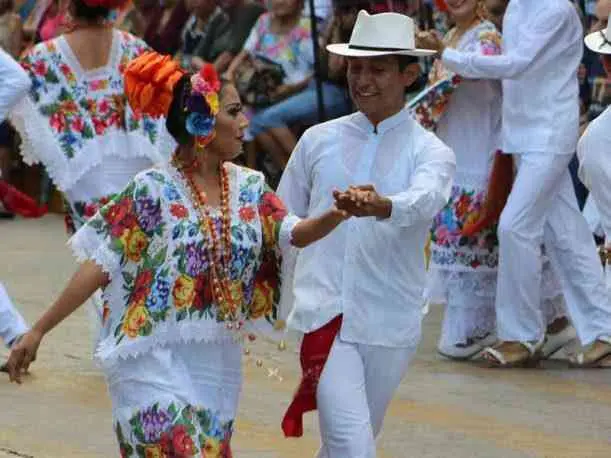 ¿Qué es el terno yucateco y dónde lo encuentro en Valladolid?