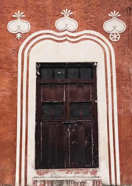 Marcos de puertas en casonas coloniales - Yucatán