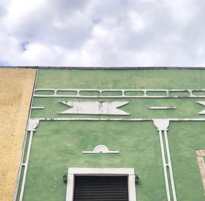 Marcos de puertas en casonas coloniales - Yucatán — Casas en Valladolid